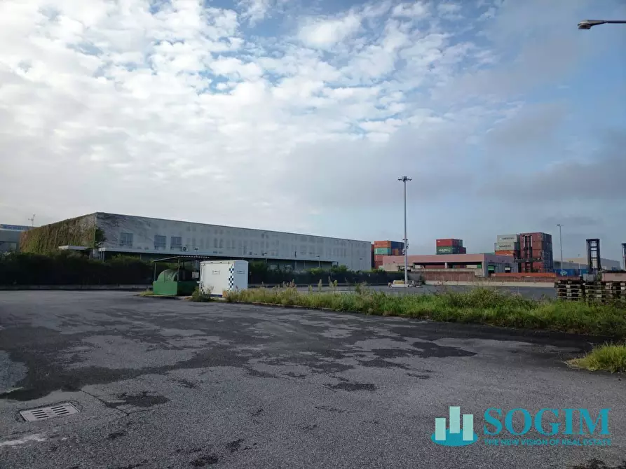 Immagine 13 di Locale commerciale in vendita  in VIA DANTE ALIGHIERI a Pioltello