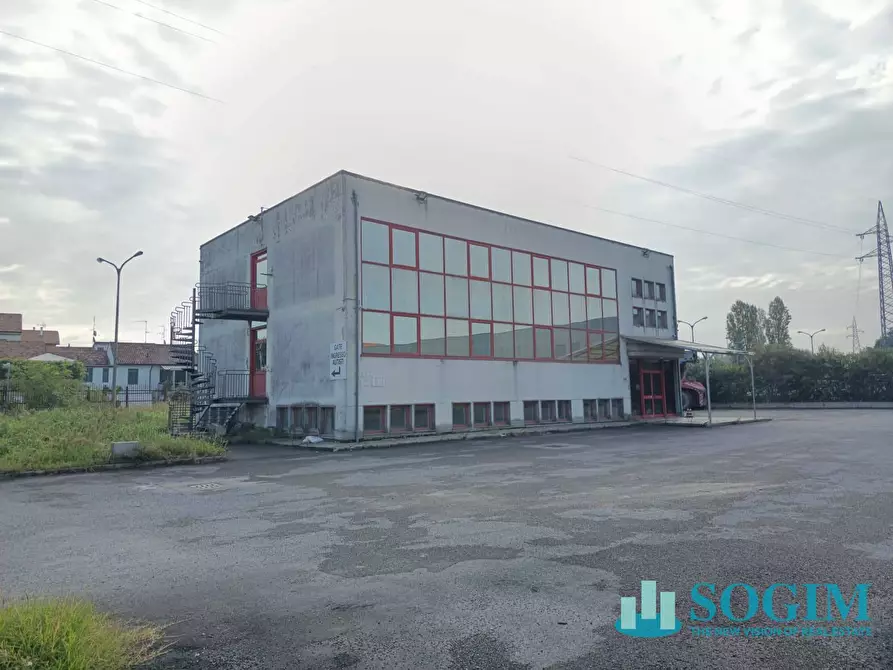 Immagine 15 di Locale commerciale in vendita  in VIA DANTE ALIGHIERI a Pioltello