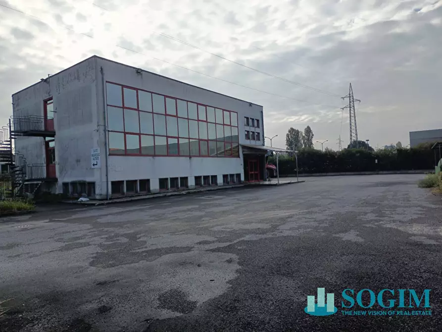 Immagine 16 di Locale commerciale in vendita  in VIA DANTE ALIGHIERI a Pioltello