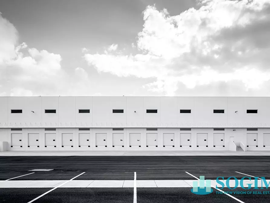 Immagine 12 di Capannone industriale in affitto  a Albairate