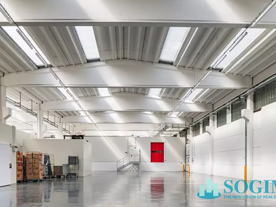 Immagine 3 di Capannone industriale in affitto  in via fantoli a Milano