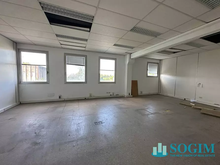 Immagine 6 di Capannone industriale in vendita  in Corso Italia 10 a Peschiera Borromeo