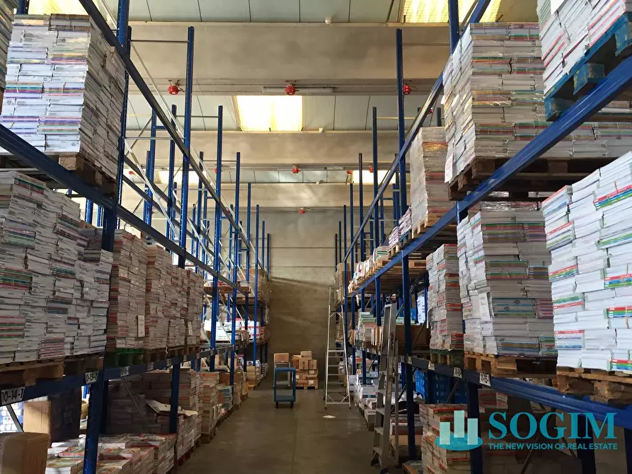 Immagine 2 di Capannone industriale in affitto  in via dei Lavoratori a Buccinasco