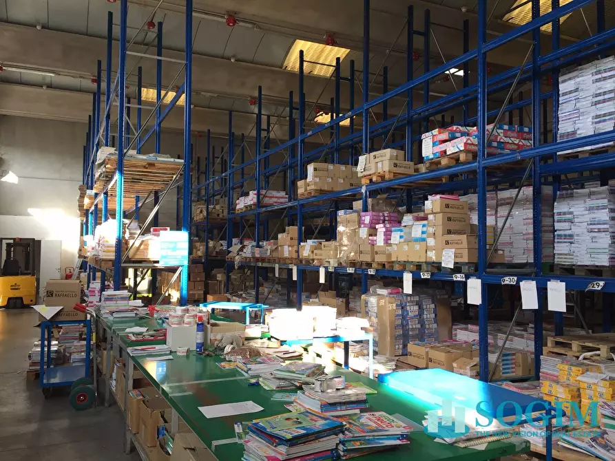 Immagine 4 di Capannone industriale in affitto  in via dei Lavoratori a Buccinasco