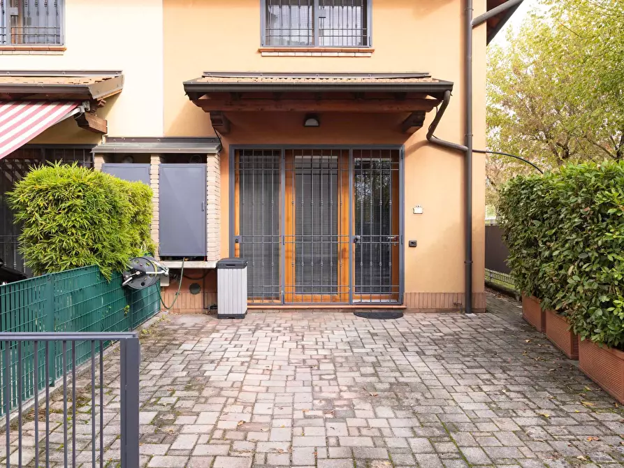 Immagine 29 di Casa semindipendente in vendita  in via giovanni pascoli 37 a Cologno Monzese