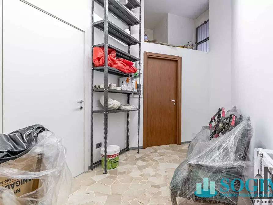 Immagine 9 di Negozio in vendita  in Viale Romagna 11 a Cinisello Balsamo