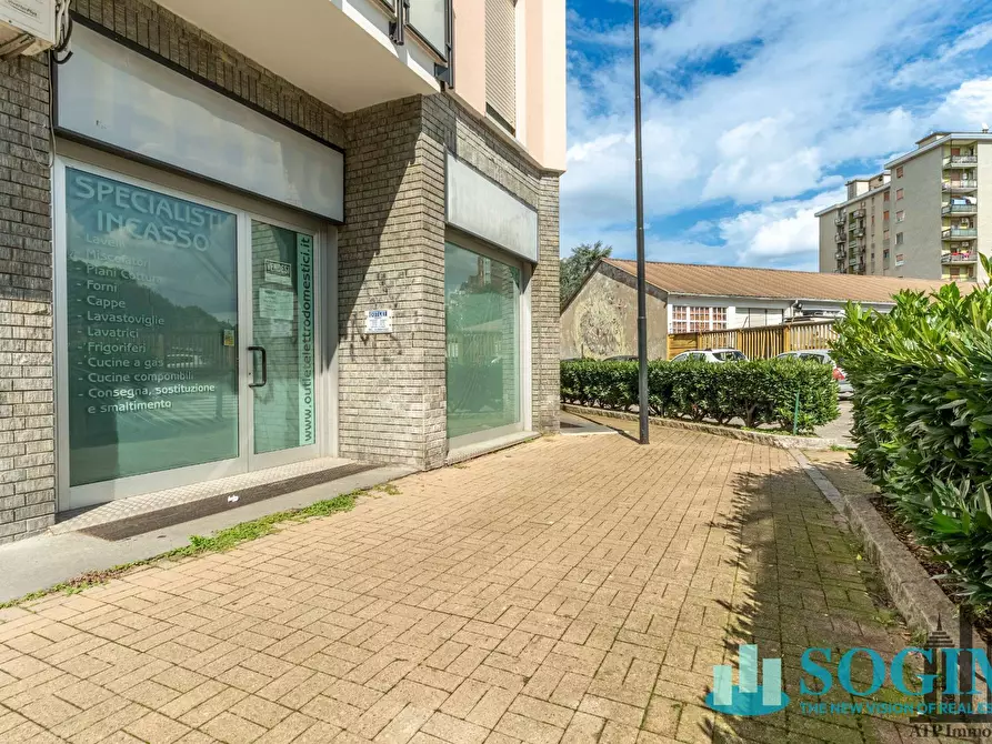 Immagine 11 di Negozio in vendita  in Viale Romagna 11 a Cinisello Balsamo