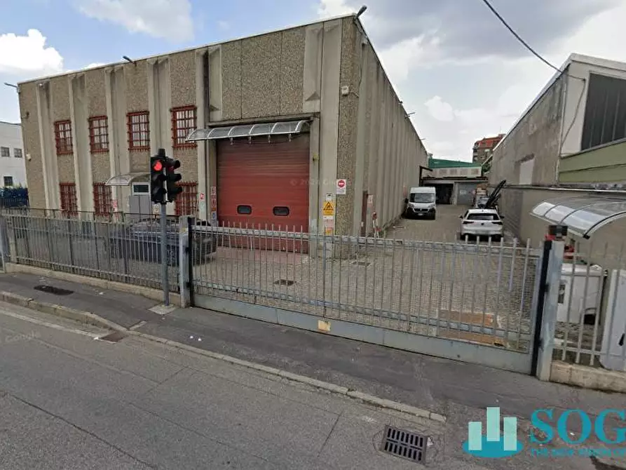 Immagine 2 di Capannone industriale in vendita  in via Montello a Baranzate