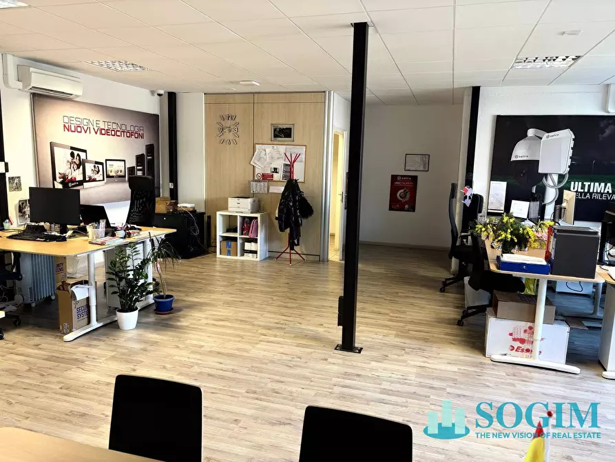 Immagine 7 di Capannone industriale in affitto  a Arcore