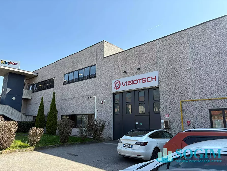 Immagine 11 di Capannone industriale in affitto  a Arcore