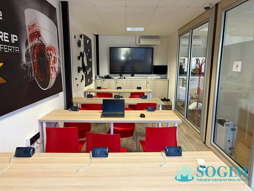 Immagine 4 di Capannone industriale in affitto  a Arcore