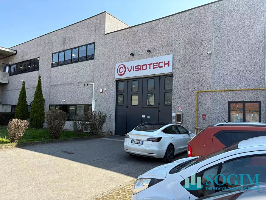 Immagine 13 di Capannone industriale in affitto  a Arcore