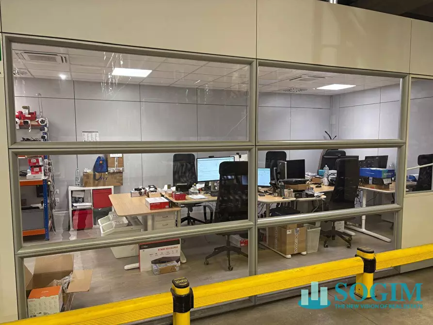 Immagine 20 di Capannone industriale in affitto  a Arcore