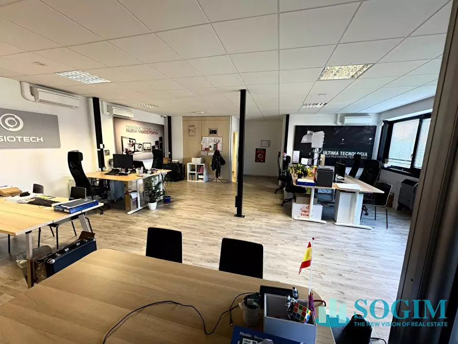 Immagine 21 di Capannone industriale in affitto  a Arcore