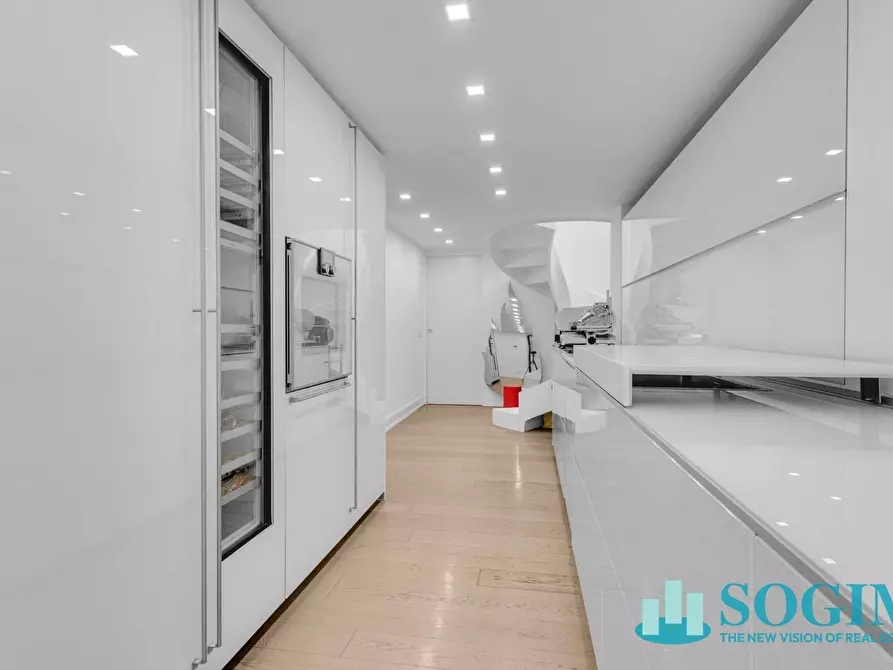 Immagine 8 di Appartamento in vendita  in Via Spontini 3 a Milano