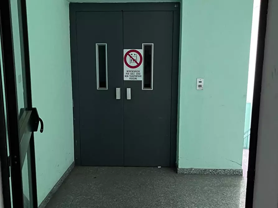 Immagine 10 di Capannone industriale in affitto  in Via Della Meccanica 3/5 a Gaggiano