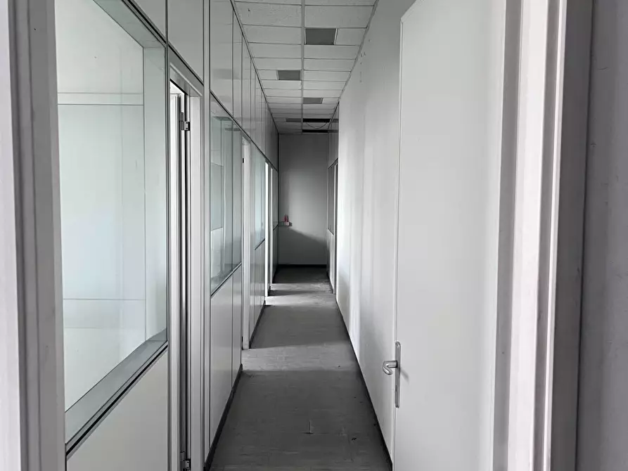 Immagine 3 di Capannone industriale in affitto  in Via Della Meccanica 3/5 a Gaggiano