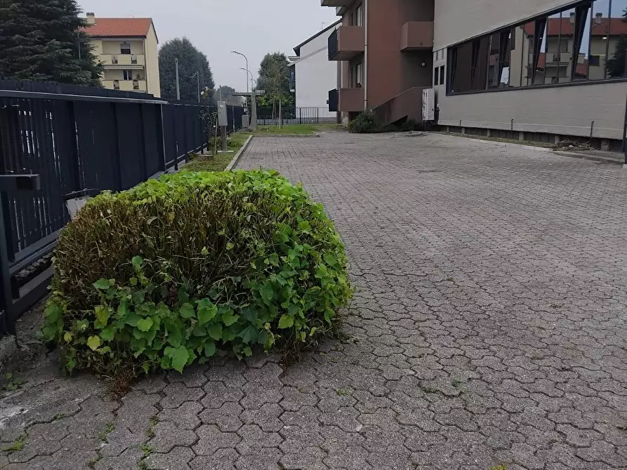 Immagine 7 di Capannone industriale in affitto  a Villasanta