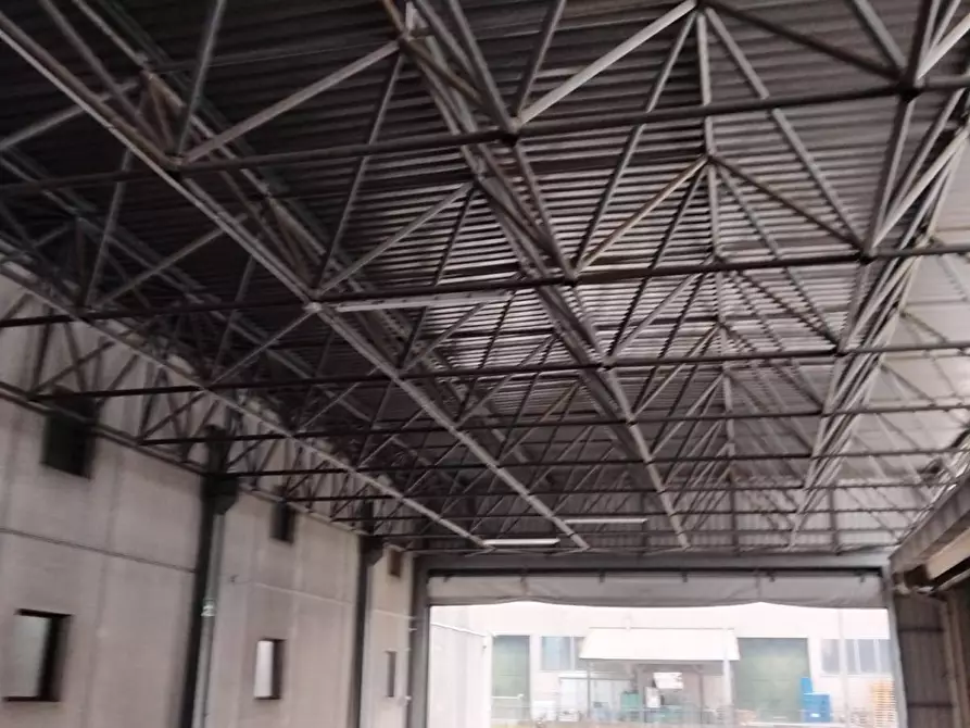 Immagine 17 di Capannone industriale in affitto  a Villasanta