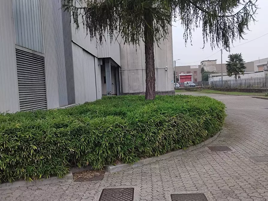 Immagine 18 di Capannone industriale in affitto  a Villasanta