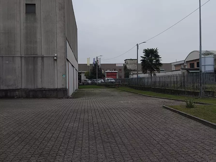 Immagine 23 di Capannone industriale in affitto  a Villasanta