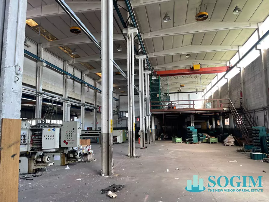 Immagine 6 di Capannone industriale in vendita  a Bussero