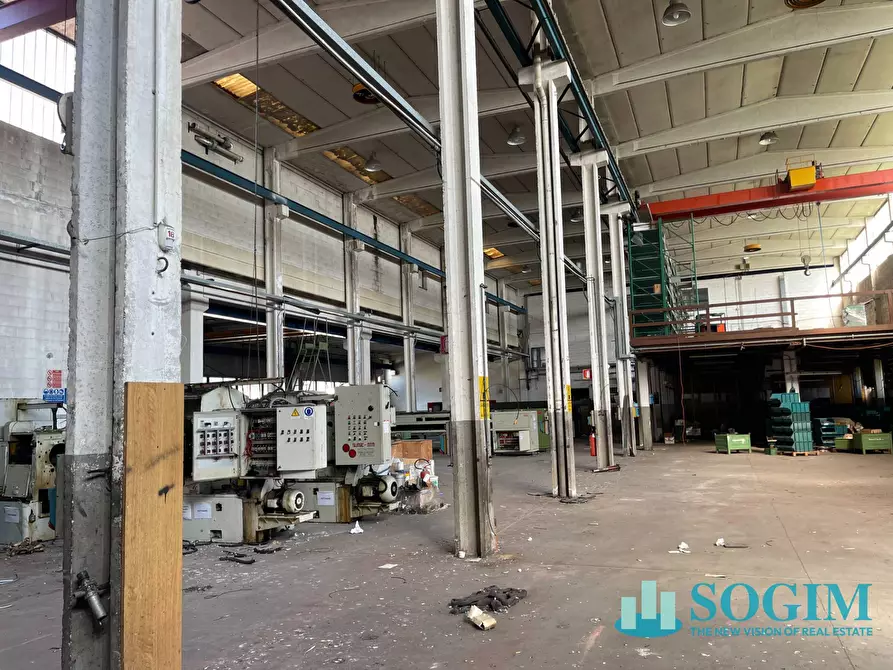 Immagine 8 di Capannone industriale in vendita  a Bussero