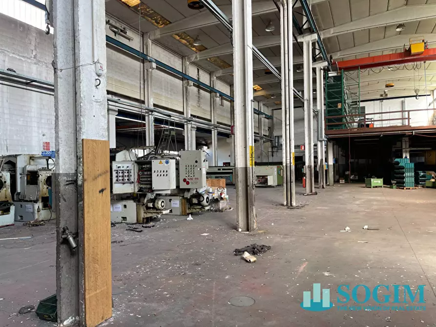 Immagine 9 di Capannone industriale in vendita  a Bussero