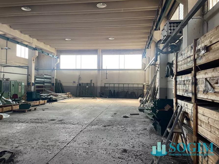 Immagine 16 di Capannone industriale in vendita  a Bussero