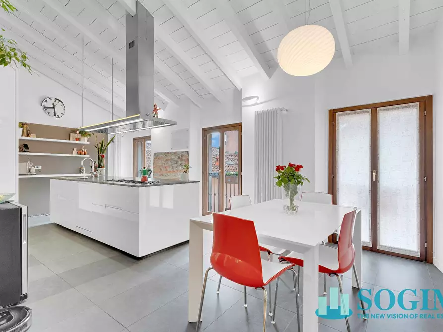 Immagine 7 di Appartamento in vendita  in via Ariberto 3 a Cantù