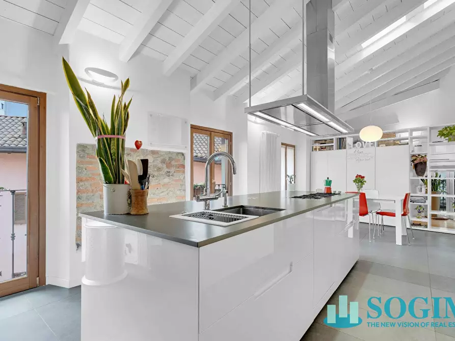 Immagine 10 di Appartamento in vendita  in via Ariberto 3 a Cantù