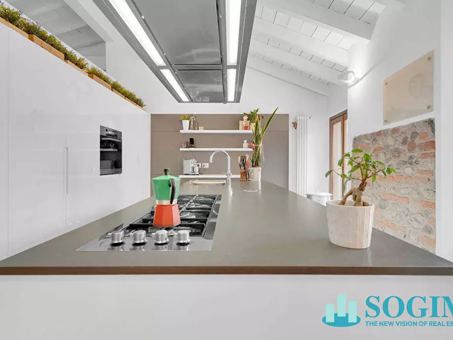 Immagine 11 di Appartamento in vendita  in via Ariberto 3 a Cantù