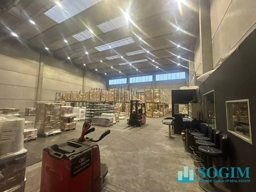 Immagine 8 di Capannone industriale in affitto  in via Meucci a Burago Di Molgora