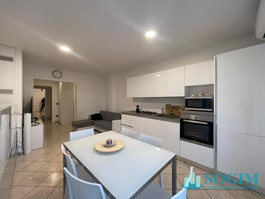 Immagine 1 di Appartamento in vendita  in viale assunta 42 a Cernusco Sul Naviglio