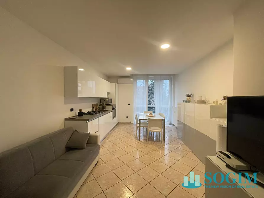 Immagine 2 di Appartamento in vendita  in viale assunta 42 a Cernusco Sul Naviglio