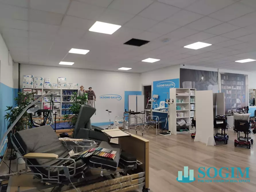 Immagine 2 di Locale commerciale in affitto  in Via Bruno Buozzi 21 a Liscate