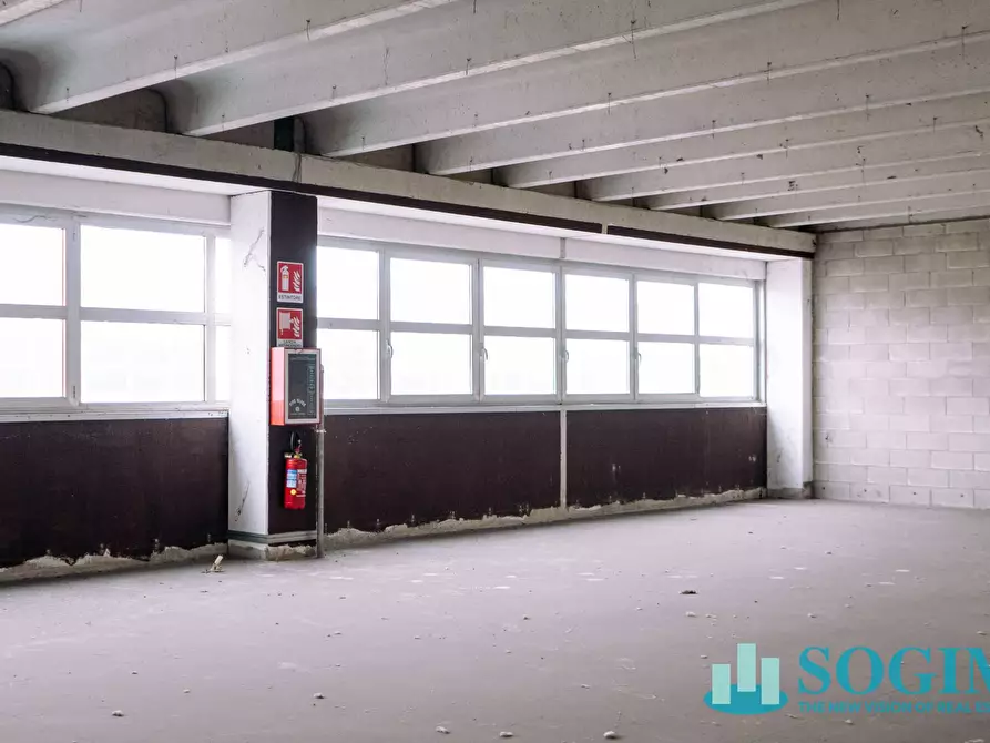 Immagine 2 di Capannone industriale in vendita  in pertini a Melzo