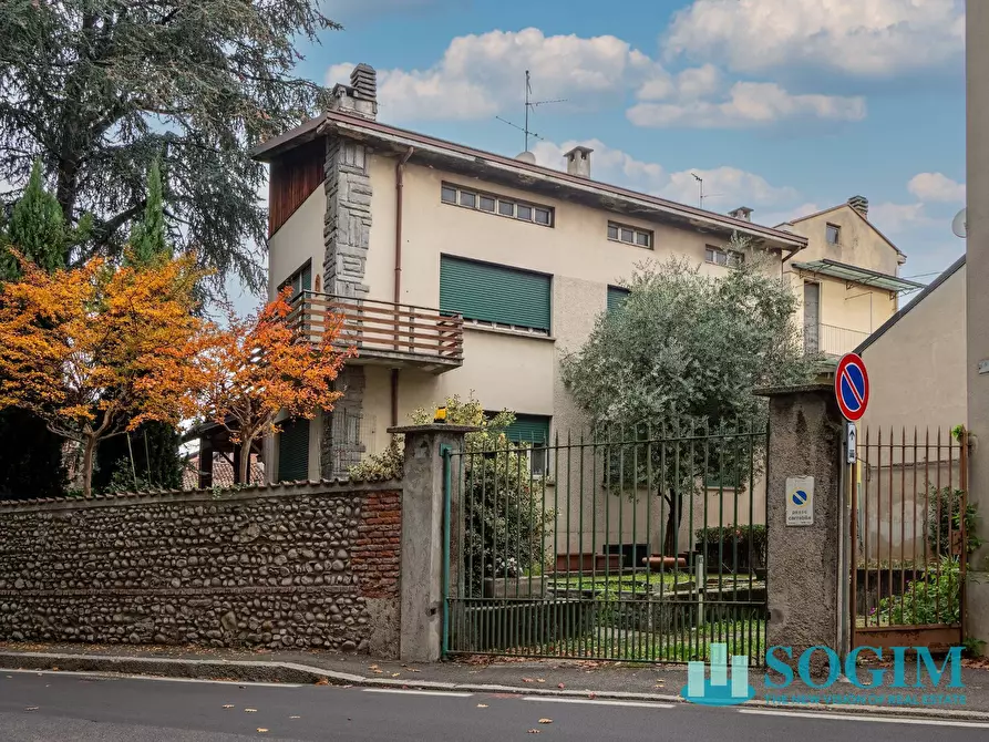 Immagine 3 di Villa in vendita  in via Camillo Benso di Cavour 9 a Mariano Comense