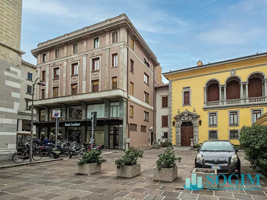 Immagine 22 di Appartamento in affitto  in Piazza Guido Grimoldi a Como
