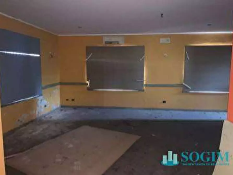 Immagine 2 di Negozio in vendita  in Via Rivolta 2 a Cassano D'adda