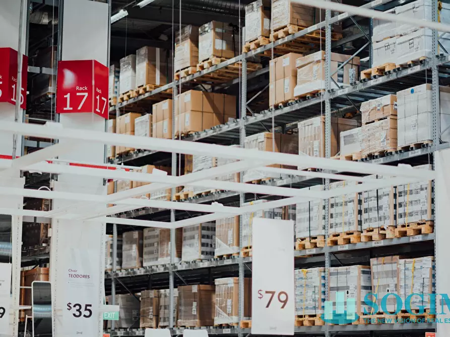 Immagine 2 di Capannone industriale in affitto  a Parma