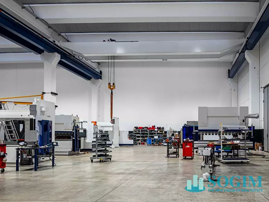 Immagine 11 di Capannone industriale in vendita  in Via Parravicini a Albavilla