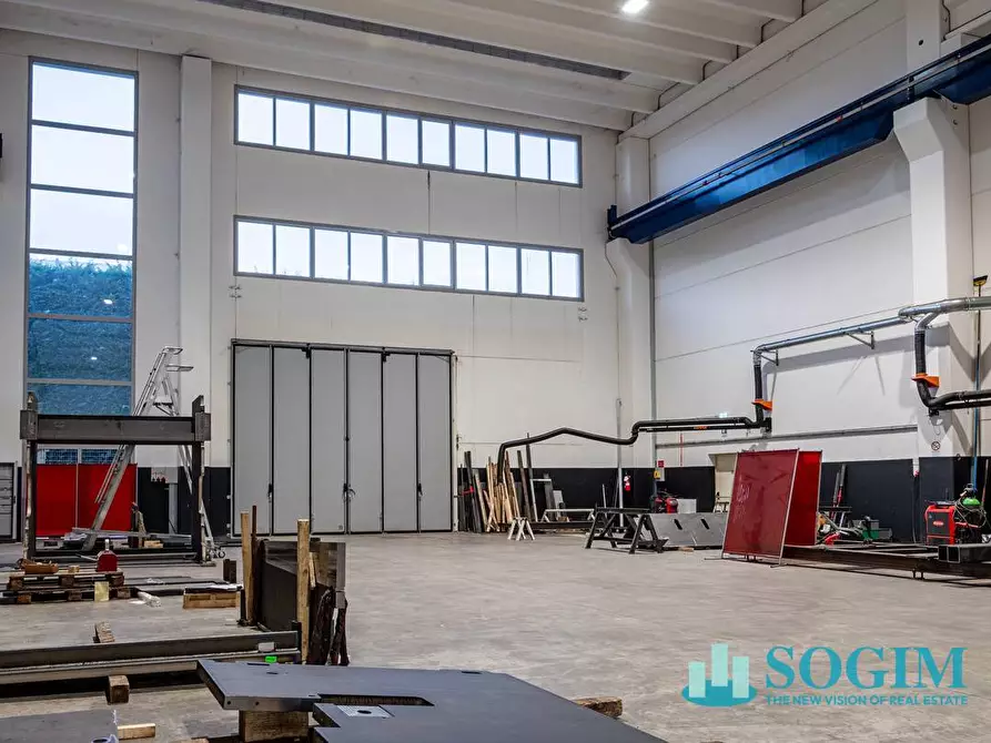 Immagine 13 di Capannone industriale in vendita  in Via Parravicini a Albavilla