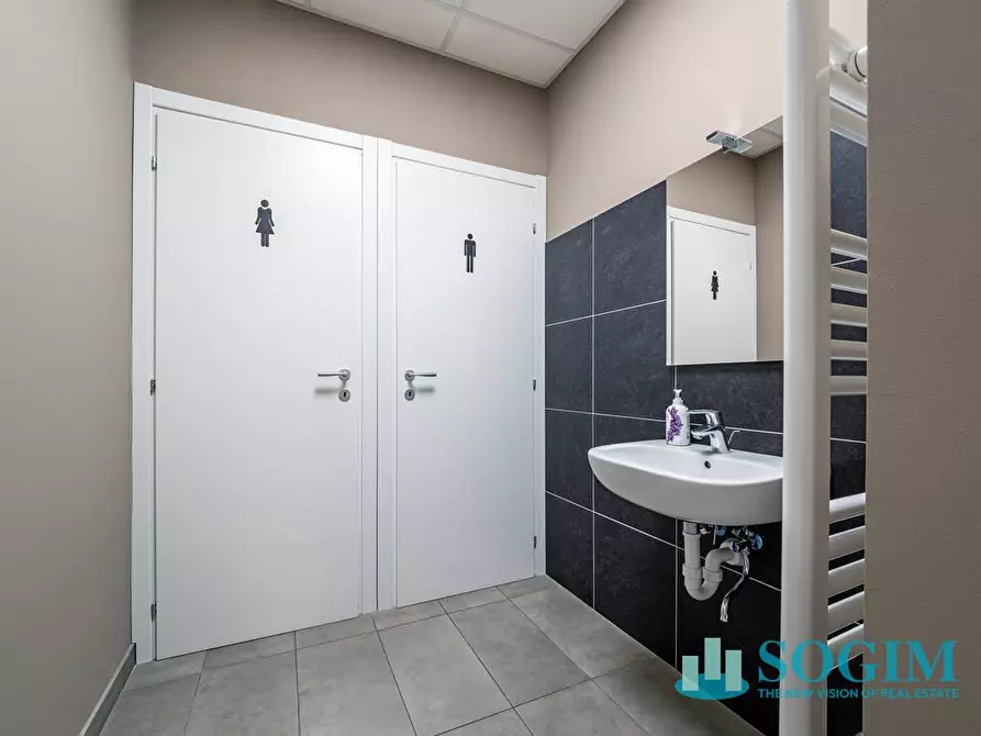 Immagine 17 di Capannone industriale in vendita  in Via Parravicini a Albavilla