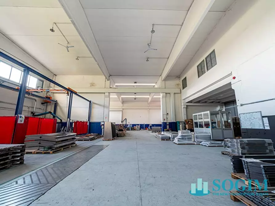 Immagine 6 di Capannone industriale in vendita  in Via Parravicini a Albavilla