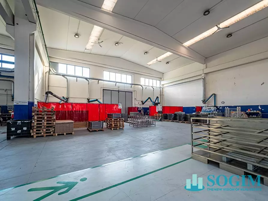 Immagine 7 di Capannone industriale in vendita  in Via Parravicini a Albavilla