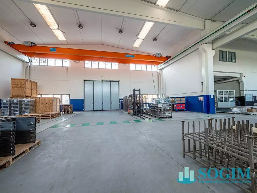 Immagine 8 di Capannone industriale in vendita  in Via Parravicini a Albavilla