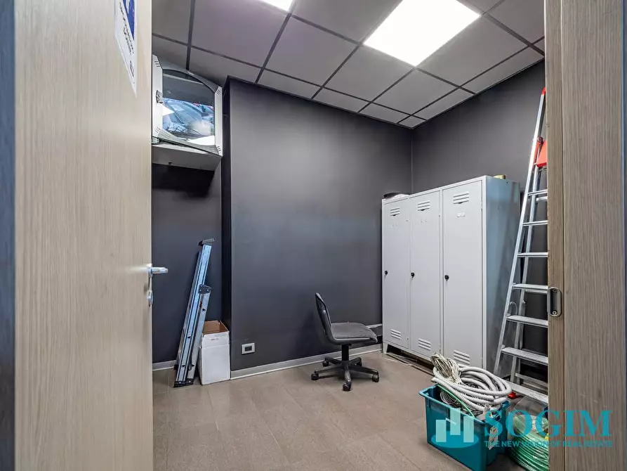 Immagine 11 di Capannone industriale in vendita  in Via Parravicini a Albavilla