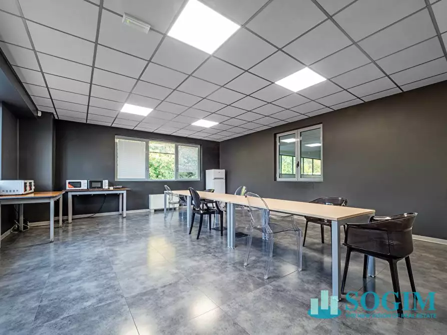 Immagine 12 di Capannone industriale in vendita  in Via Parravicini a Albavilla