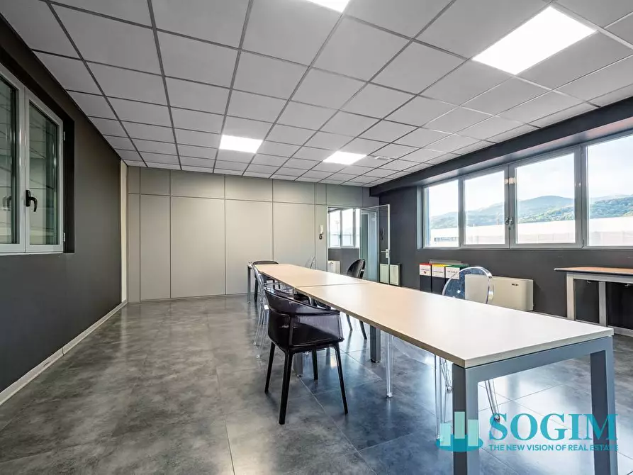 Immagine 13 di Capannone industriale in vendita  in Via Parravicini a Albavilla